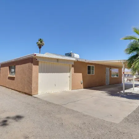 Riverfront Bullhead City Home w/ Mountain Views!