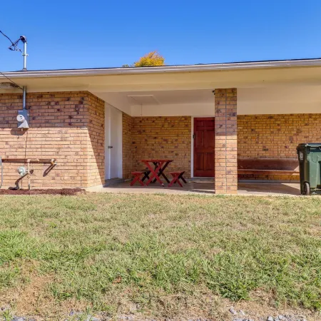 2 Mi to Dtwn Natchez: Cozy Home w/ Yard & Patio!