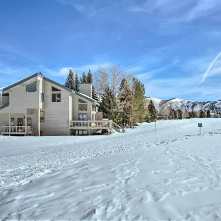 Luxe Vail Valley Retreat w/ Hot Tub!