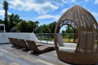 Beach House Wood w/private pool, WiFi, BBQ, kayaks, full A/C. Hotels in Cabo Rojo