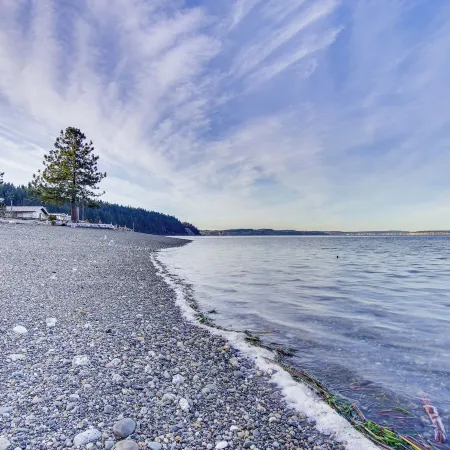 Puget Sound Cottage w/ Private Community Beach!
