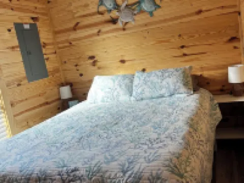 Cozy pet friendly 2-bedroom cabin in tranquil Steinhatchee Hotels in Steinhatchee