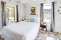 Jefferson City Getaway - 3 Mi to Cherokee Lake! - parking