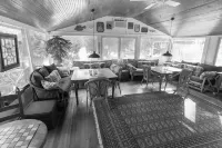 Sunnybrook House - 5 bedroom antique home in landscaped wooded grounds. Các khách sạn ở West Brookfield