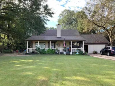 Charming 3 bedroom home downtown Northport, Near Tuscaloosa U of A campus