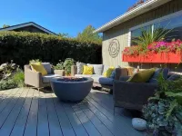 Spacious basement apt. Off-street parking, washer & dryer, kitchenette, sleeps 4