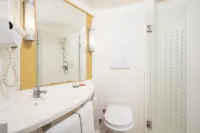 Ibis Gading Serpong hotel Hotel dekat Tiki Taman Ubud / Warnet V-Net