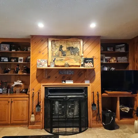 SLOPE SIDE SKI IN /  SKI OUT TOWNHOUSE TOP OF POWDER MONKEY LIFT BEST LOCATION