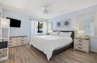 Escape to Paradise- Short walk to Jupiter beach Hotels near DuBois Park