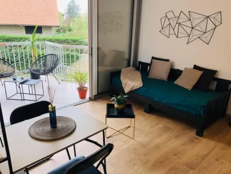 Studio Moderne, Terrasse et Parking Privé, 18m2