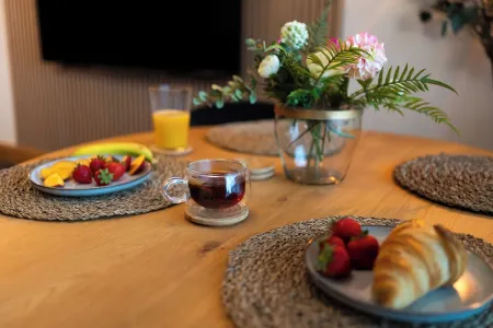 Stylish 2 Bedroom home in Glasgow Отели в г. Ньютон Мернс