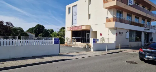 Cit'Hôtel le Quai 9 , ex le Challans