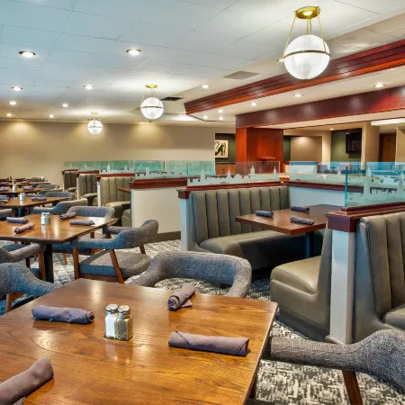 DoubleTree by Hilton Lansing