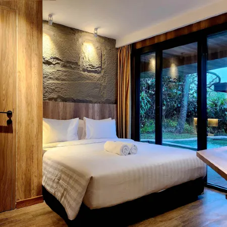 Villa 4-Br Klub Bunga No. 8 Batu Malang