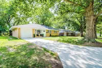 3 bedroom cozy house located footsteps away from KSU’s sporting events!
