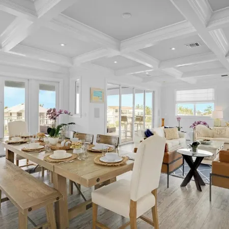 KEY LARGO 5 Bed Waterfront STUNNER with Elevator, Pool & Dock mins to the Reef