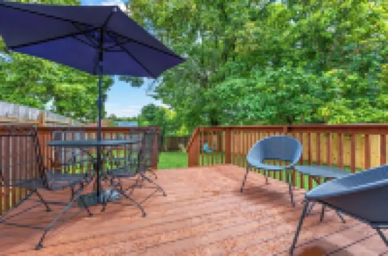 Stylish Comfortable Bluegrass Cottage 7 min to Ark - Fire Pit! Hotels in Dry Ridge