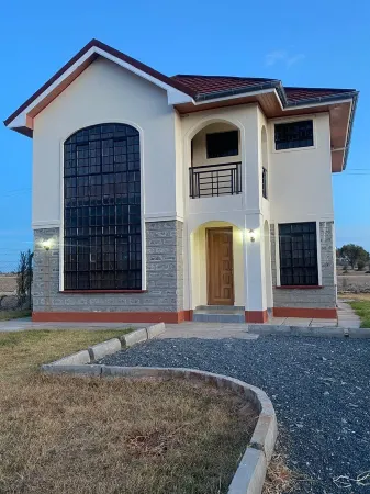 A 4-bedroom bungalow, a friendly and spacious space ready to host you and family