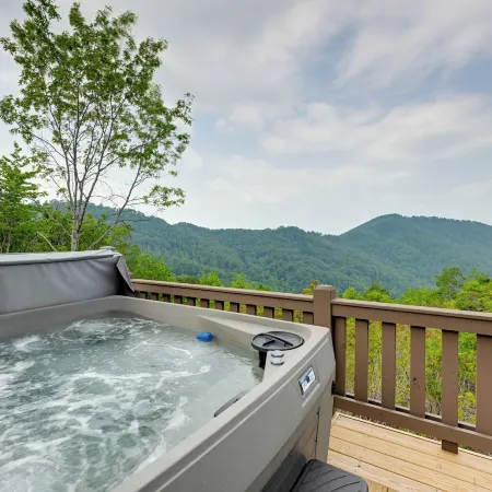 Hot Tub & Fire Pit: Blue Ridge Mtn Cabin!