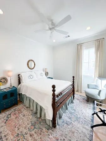 Attractive get away at The Lamar minutes from the Square