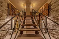 LUXURY VILLA LAKE VIEW WITH POOL AND GARDEN Hotels in Gargnano