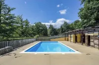 Studio apartment in the heart of nature with shared pool and playground Hotels in Boersch