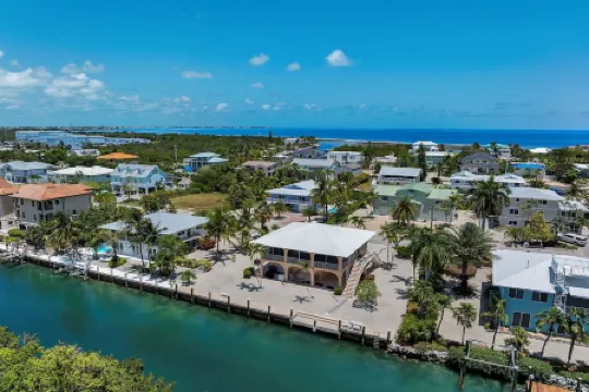 Charming 2-bedroom home close to Sombrero Beach in fantastic Marathon