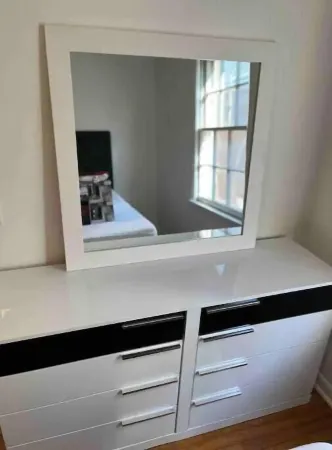 Welcome to The Vinyl Tap! apt 3