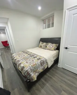 Redeemer Wealthy place, Ancaster Hotels in Ancaster