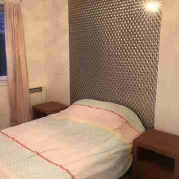 F3 with 3 BEDS + Free Parking Rooms