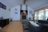 Bright 3BR Home with Office & Patio