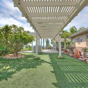 Hilltop Private Estate W/ Views, Pool, Hot Tub, Mini Golf & More!!