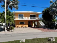 3-bedroom, 3-bath Canal front home with private pool in Islamorada, Florida Keys Hotels near Sea Bird Marina