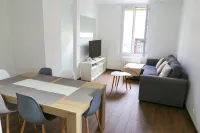 Maison Individuelle Hotels near Fort d’Aubervilliers