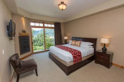 Luxurious Condominium 1 - 3 bedrooms available Hotels near Vinzenz Lausmann Memorial State Natural Area