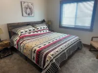Relax at Aquilla Inn+Game Room+Hot Tub+Views+Spacious+Close to Yellowstone!