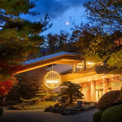 丸峯觀光Hotel 鄰近蘆之牧溫泉的酒店