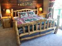 Cozy 4-Bedroom Cabin w/ Hot Tub + King Master Bed Hotels in Bailey