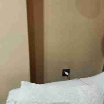 Bajadores and Atocha. Along with all kinds of commerce Rooms