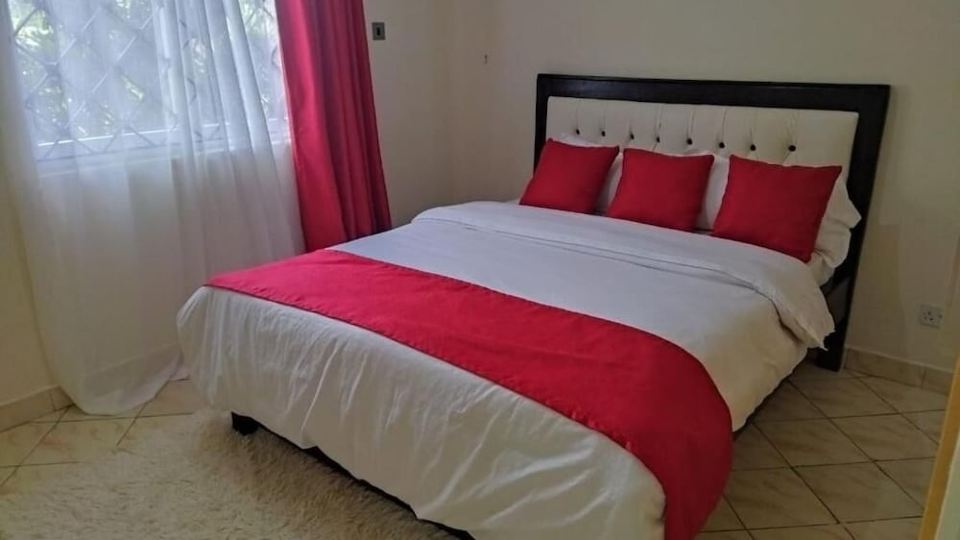 Welcome to this cozy apartment located close to the airport. Enjoy your stay