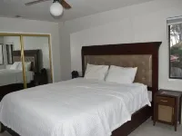Duplex House on the hill with a 3-bedroom in beautiful Banning with indoor pool. Hotels in Banning