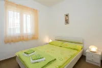 Villa Adriatica Excelsior - Beach Front Apartment With a SeaView #3 Stanici 호텔