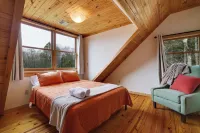 Secluded & Tranquil Retreat for 14 in the Poconos – Firepit/Games/Stargazing+
