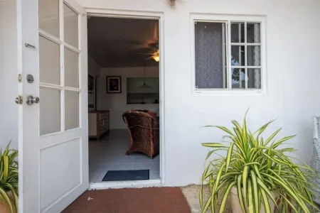 Aruba Sunrise 1BR APT Near Baby Beach San Nicolas