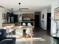 Modern wooden villa between sea and mountains - garden and covered terrace Hotels in Ghisonaccia