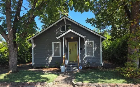 The Urban Boho Charmer with Private Backyard, BBQ & Hammock