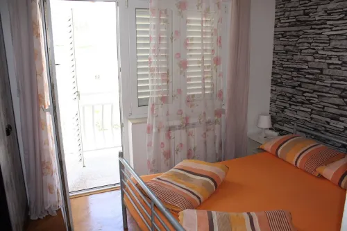 1. Floor double room with approx. 20m², balcony, WiFi, bathroom with shower Hotels in Opcina Seget