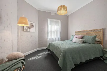 sage cottage, lithgow - modern - close to blue mountains - close to CBD