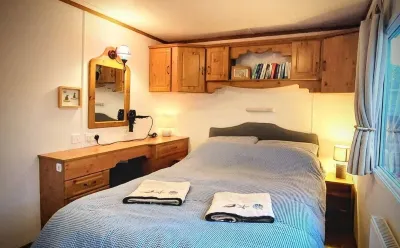 Peaceful retreat by the sea with mountain views のホテル