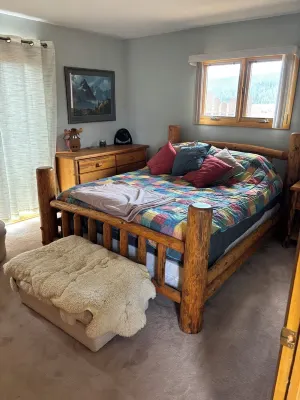 Escape to the Choosey Moose Cabin in the mountains of Dubois, WY